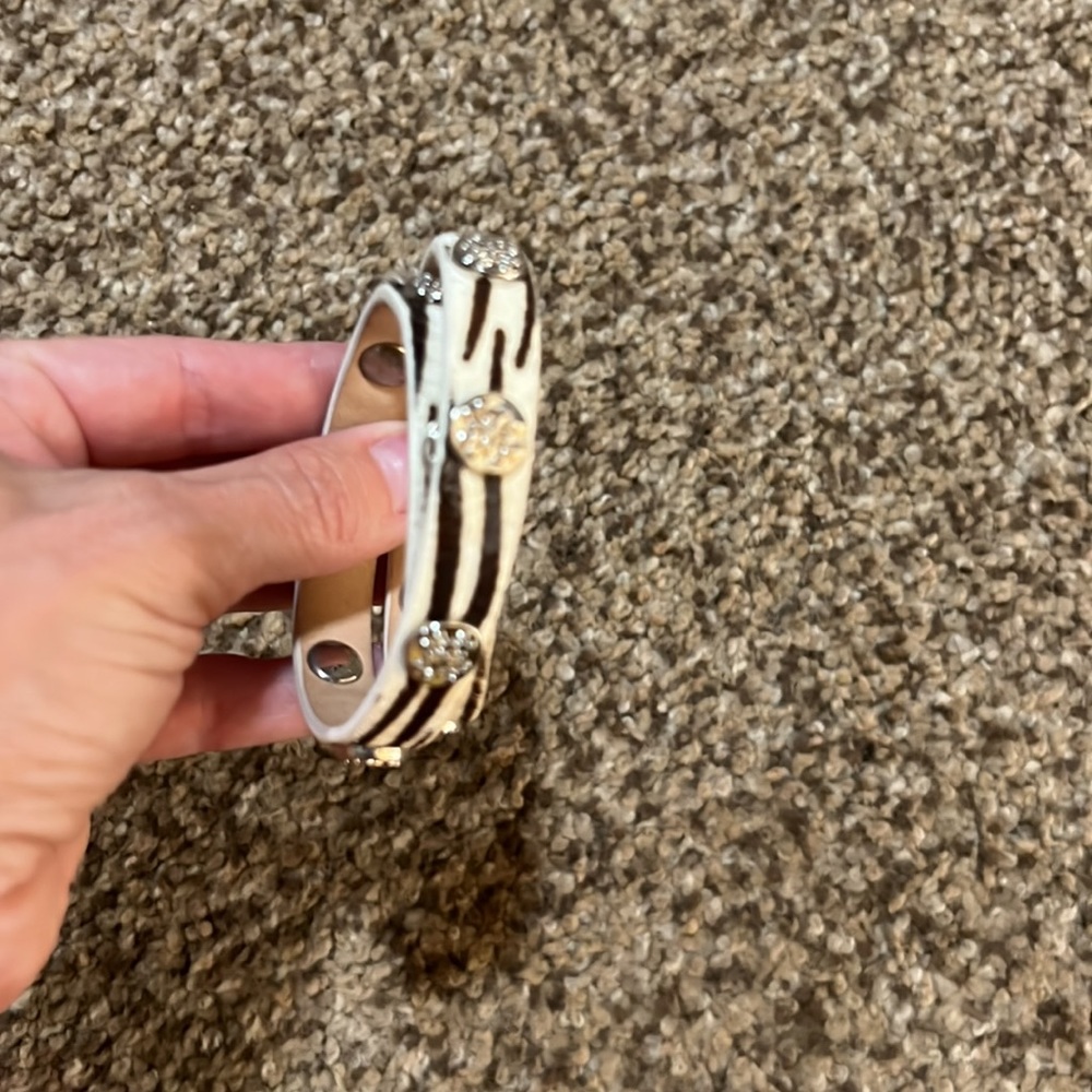Rustic Cuff bracelets Animal print EUC Buy 1 or Buy them all - Picture 2 of 7